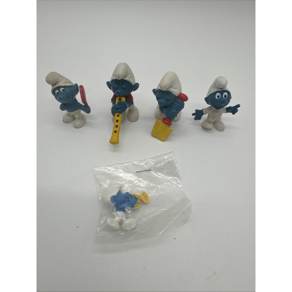 Smurfs Schleich Vintage Figures Lot of 5  And Pin